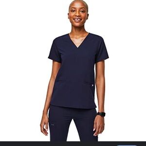 Figs 2 pocket scrub top - woman’s medium
